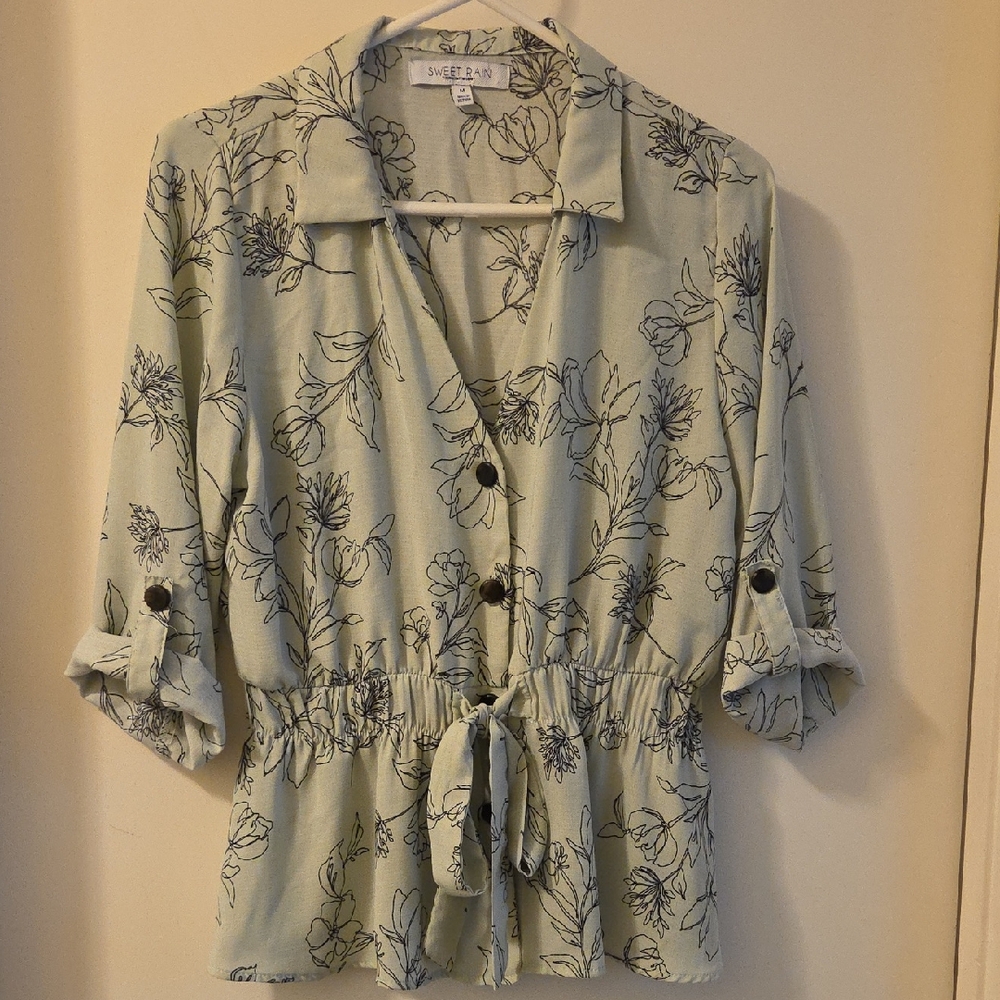 Sweet Rain Women's Blouse - Light Green Floral